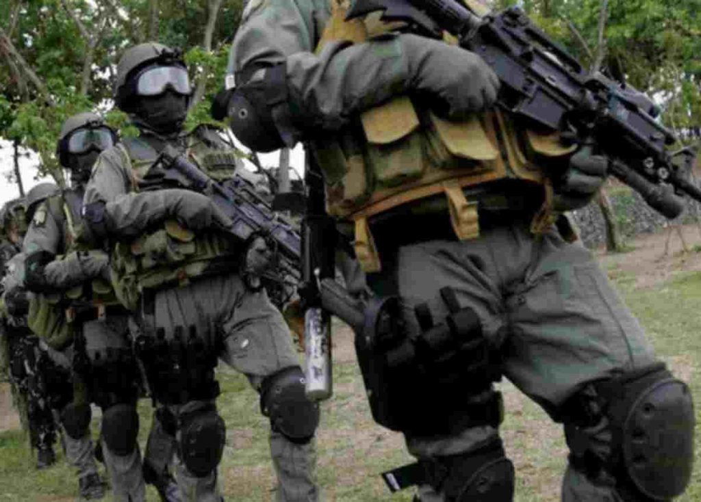 Απήγαγαν μαθητές και καθηγητές και απειλούν να τους σκοτώσουν!