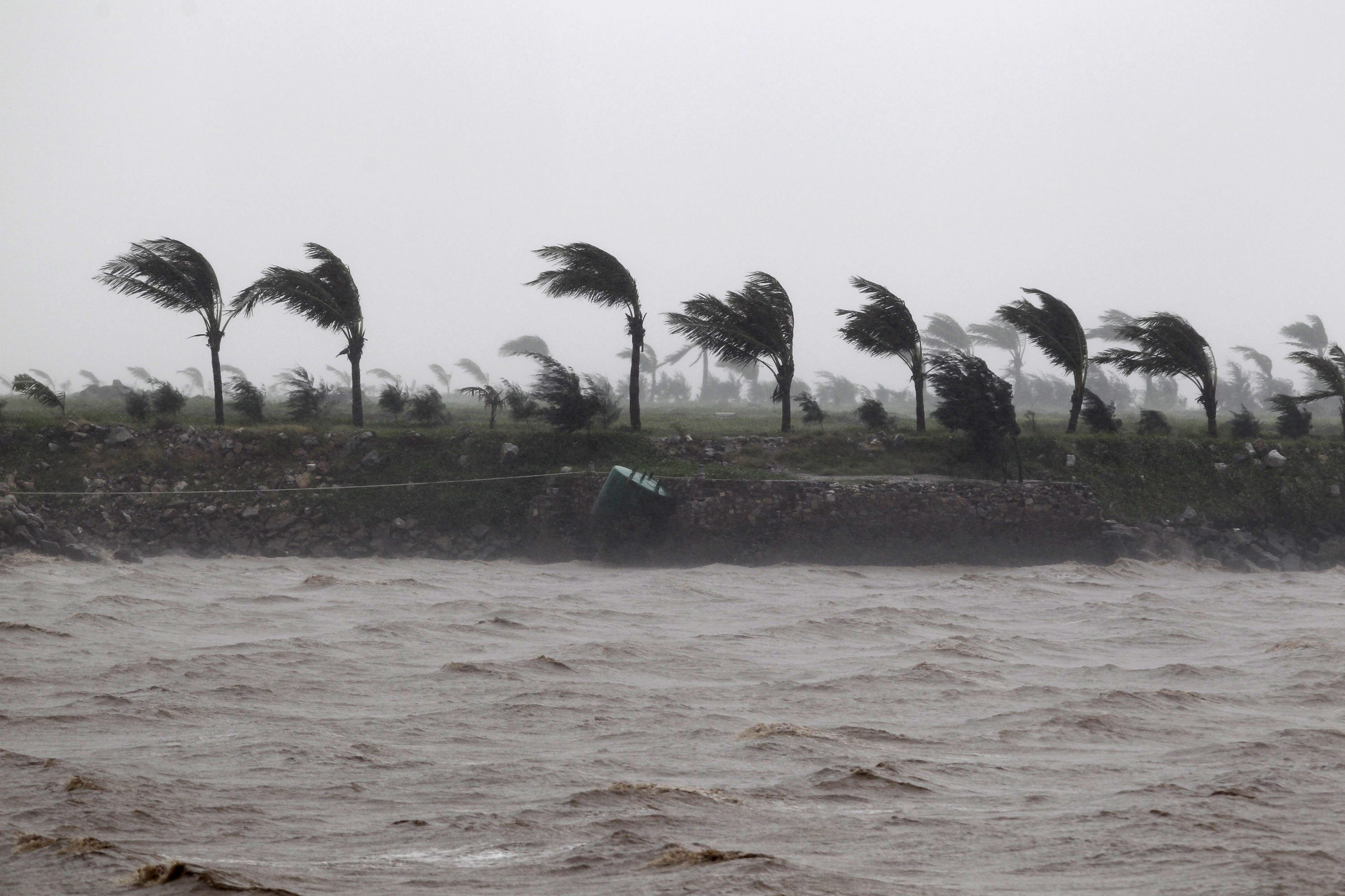 Τυφώνας χτυπά τις Φιλιππίνες με 160 χμ.την ώρα!