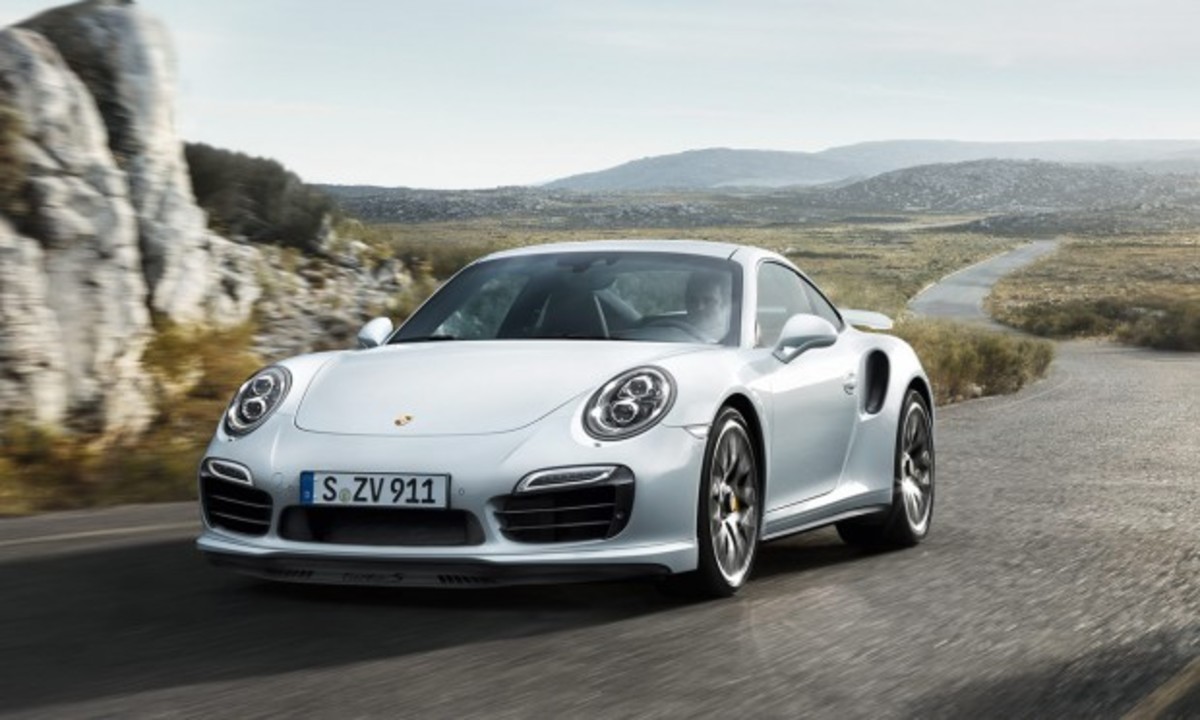 Οδηγούμε την Porsche 911 Turbo S