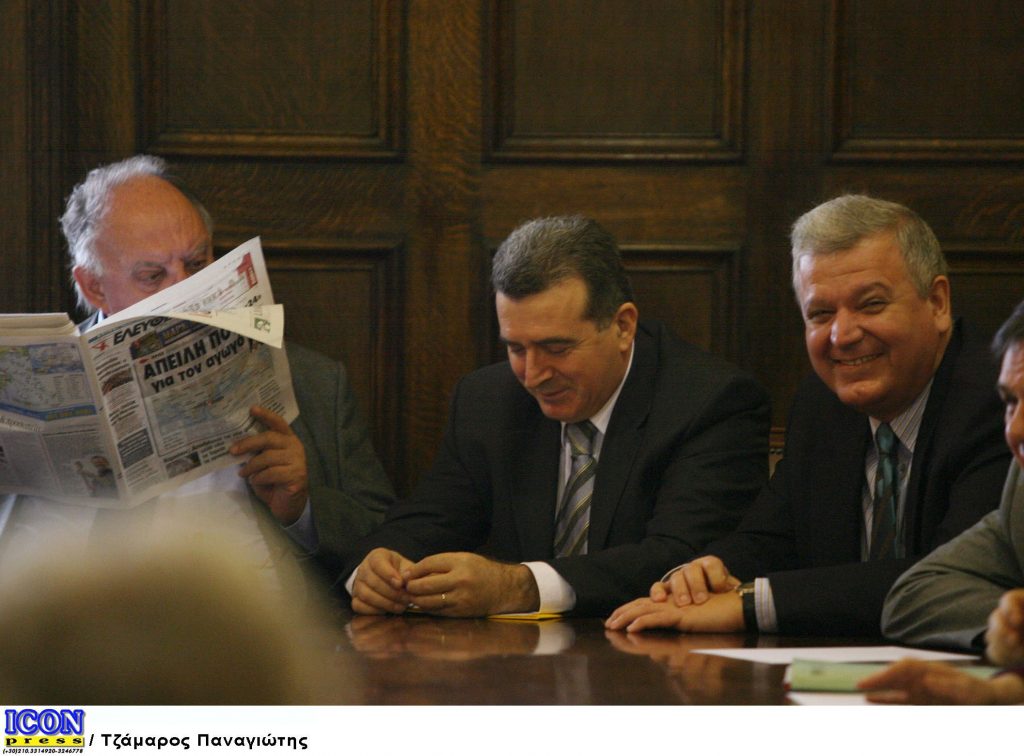 Πρωτόπαπας: Καταλογίζει ευθύνες “δείχνοντας” Πάγκαλο