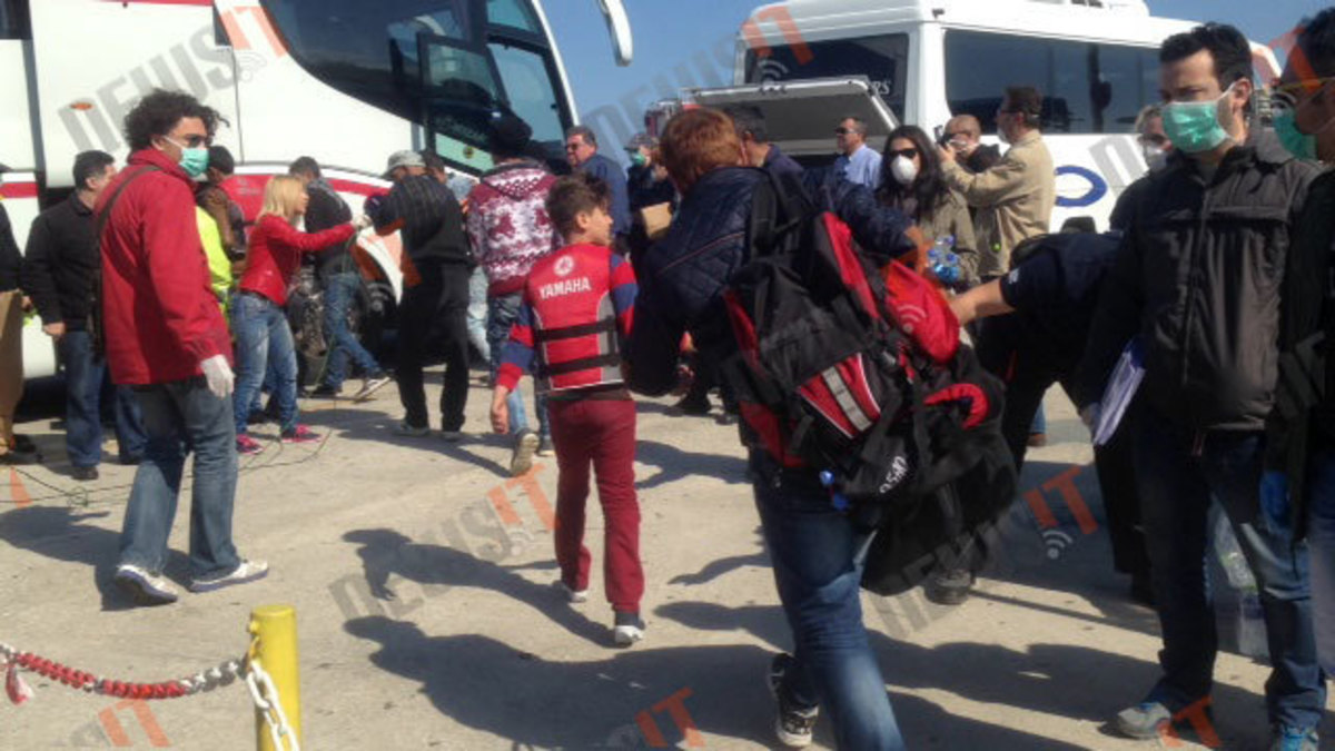 Στο λιμάνι της Ραφήνας μεταφέρθηκαν 95 μετανάστες που σώθηκαν την τελευταία στιγμή – ΦΩΤΟ