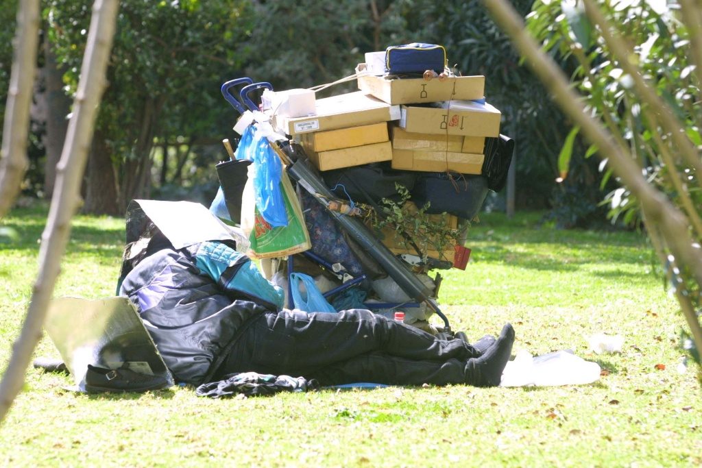 Βόλος: Στα σκουπίδια μιας ρακοσυλλέκτριας… 3εκ.€!