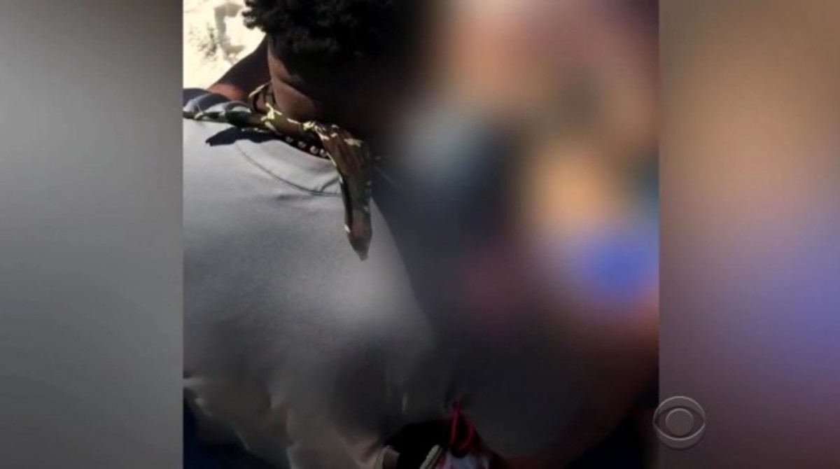 Ομαδικός βιασμός σε παραλία