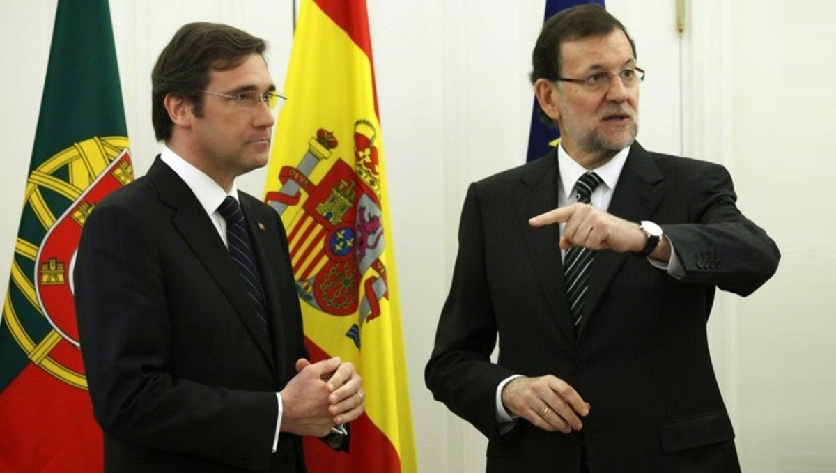 Πρωτοφανείς επιθέσεις από τους Πρωθυπουργούς της Ισπανίας και της Πορτογαλίας στον Τσίπρα – Ραχόϊ προς Τσίπρα: Σοβαρέψου!