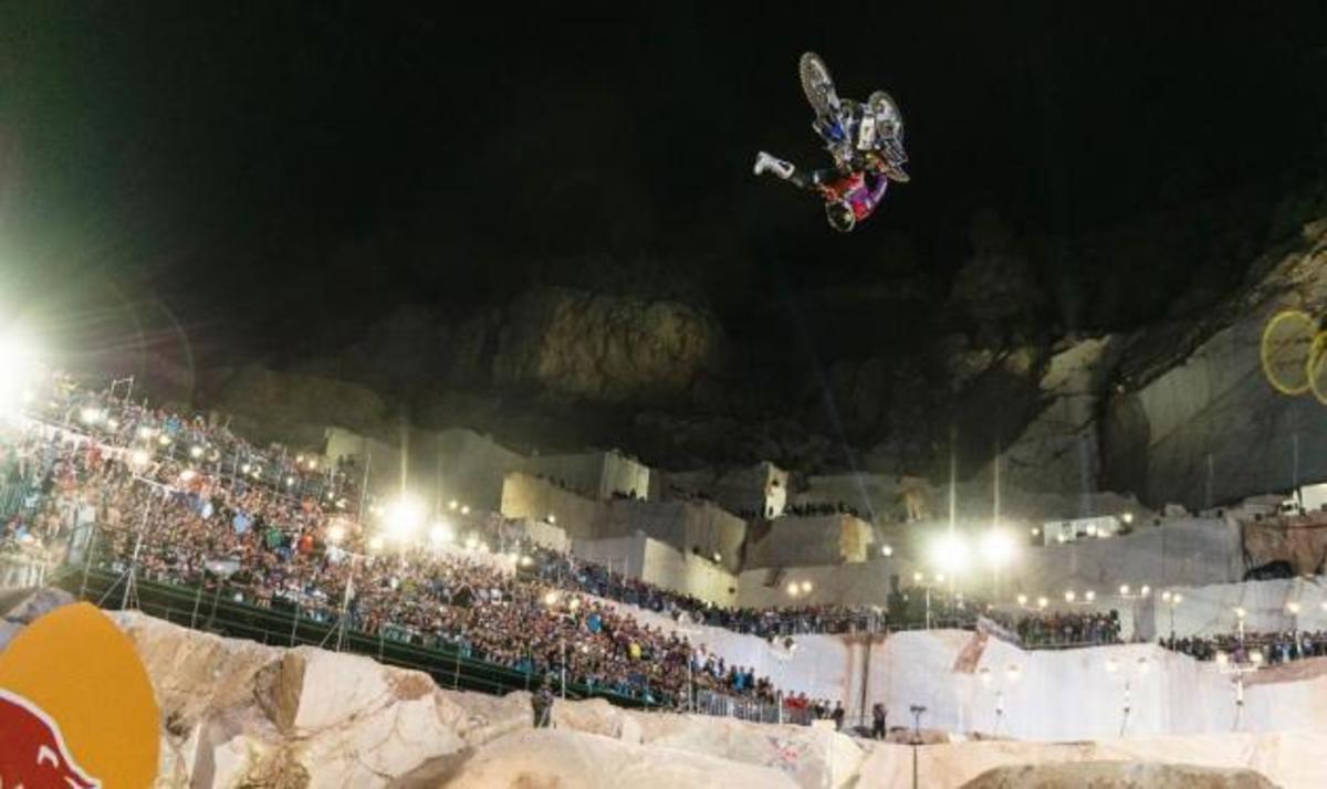 Red Bull X – Fighters: O αγώνας που μάγεψε πάνω από 10.000 θεατές στο Λατομείο Mαρμάρου Διονύσου!