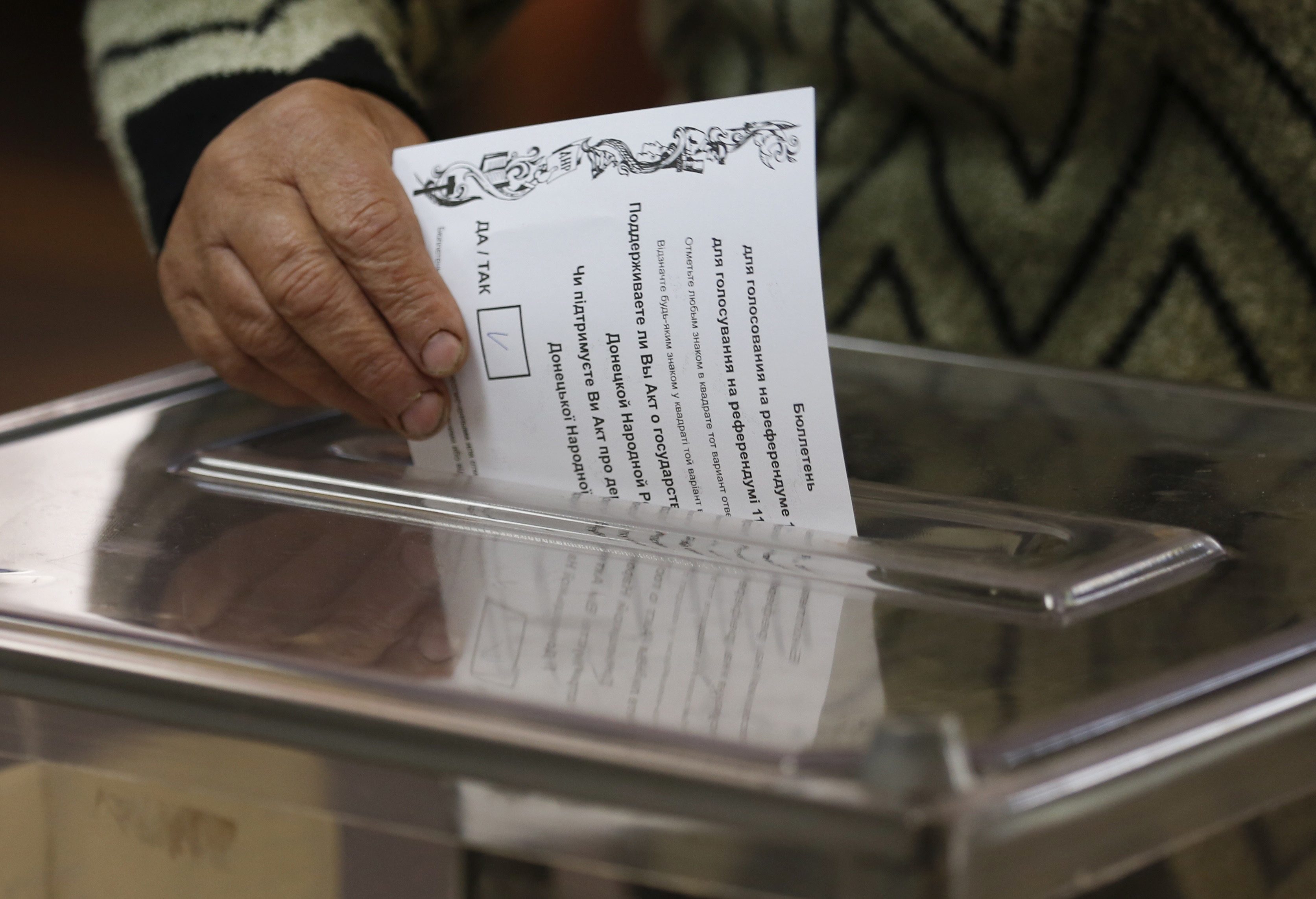 Ουκρανία: Δημοψήφισμα στη σκιά των αιματηρών συγκρούσεων