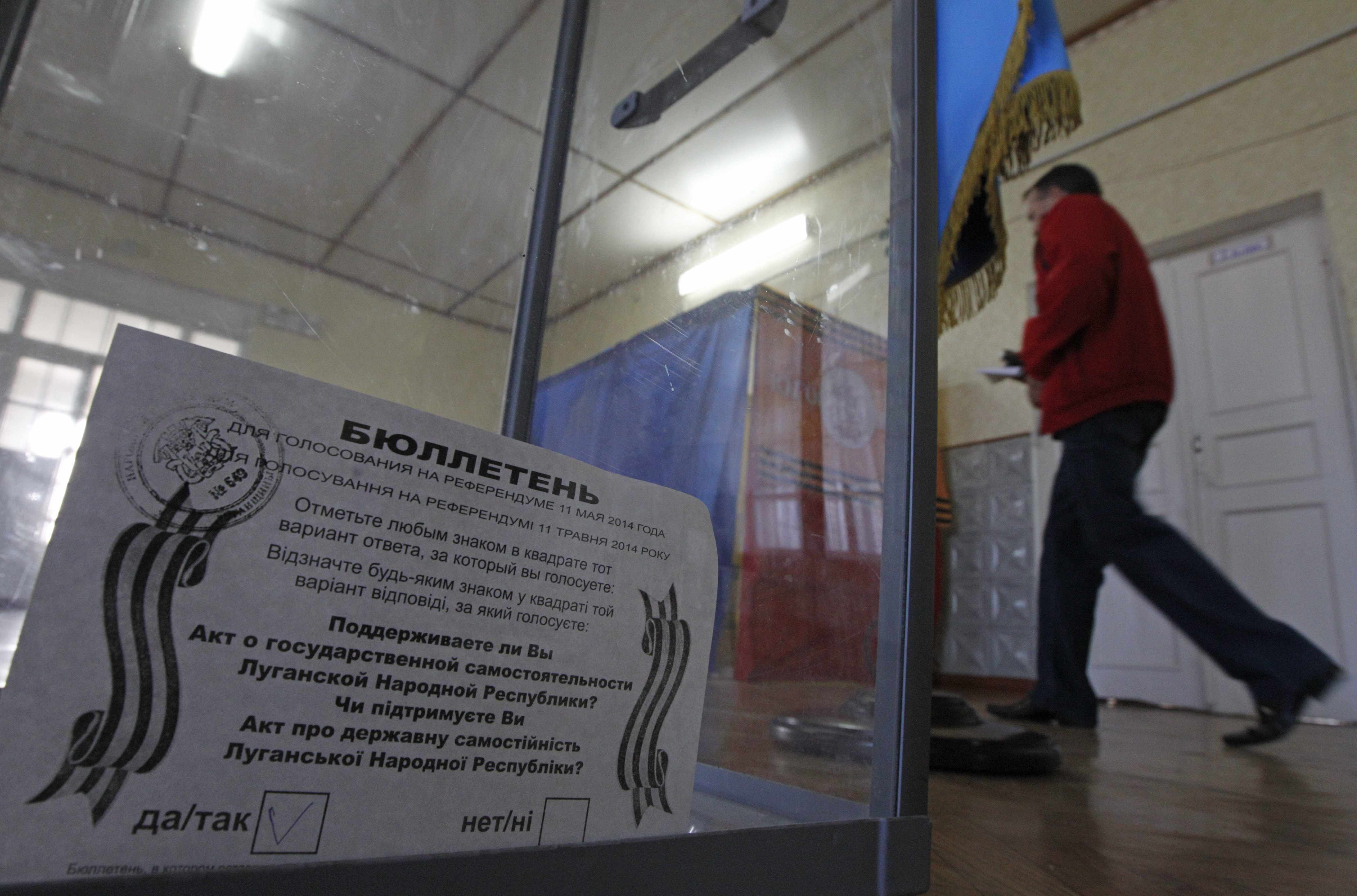 Ουκρανία: Σφοδρές συγκρούσεις στο Σλαβιάνσκ – Σε εξέλιξη το δημοψήφισμα (ΦΩΤΟ)