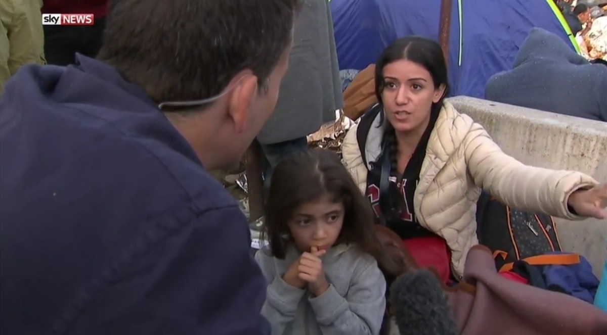 Ουγγαρία: Ραγίζει καρδιές η μάνα πρόσφυγας: Πάρτε το παιδί μου στη Γερμανία! (ΒΙΝΤΕΟ)