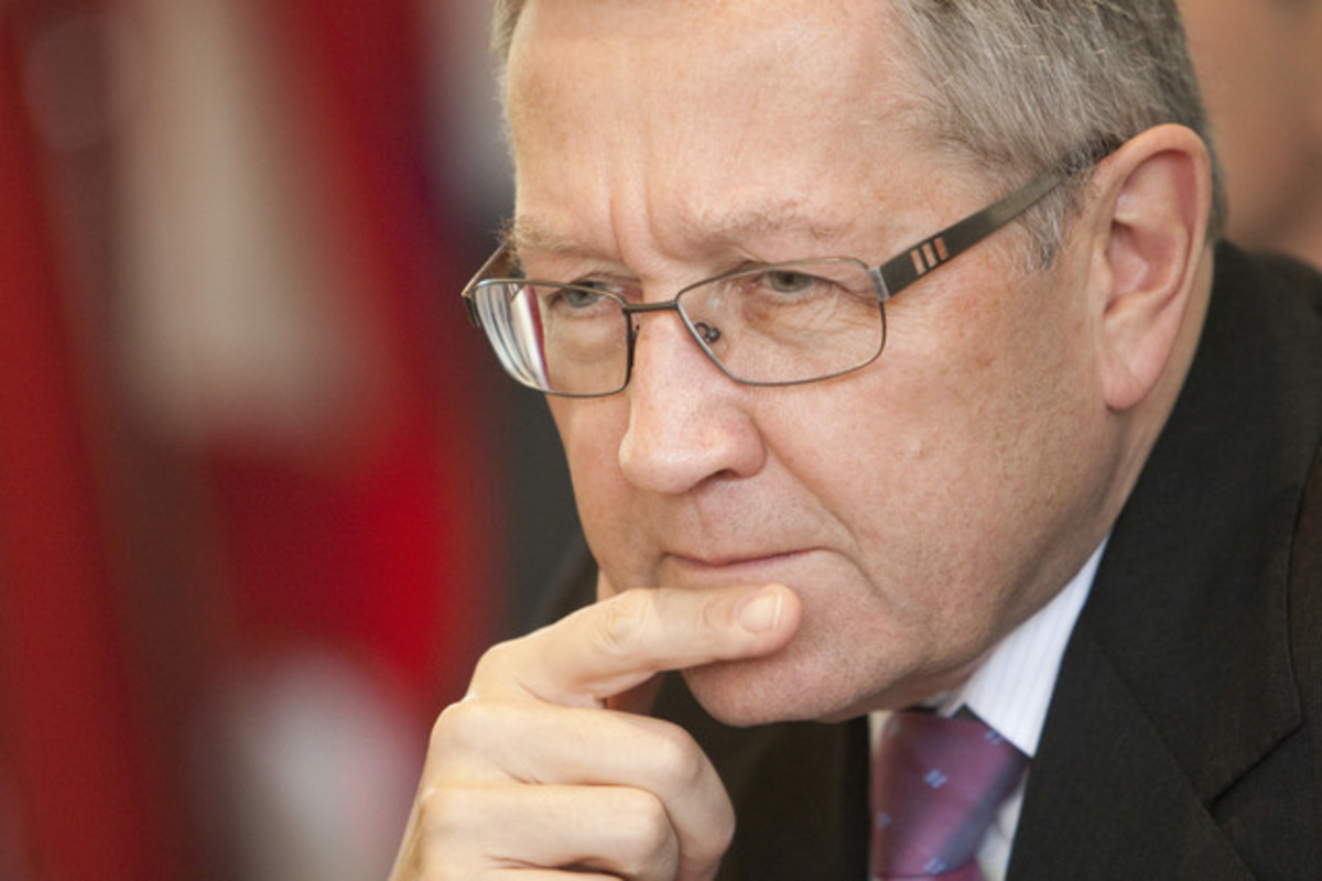 Ρέγκλινγκ: δεν θα βγει σύντομα η Ελλάδα από την κρίση