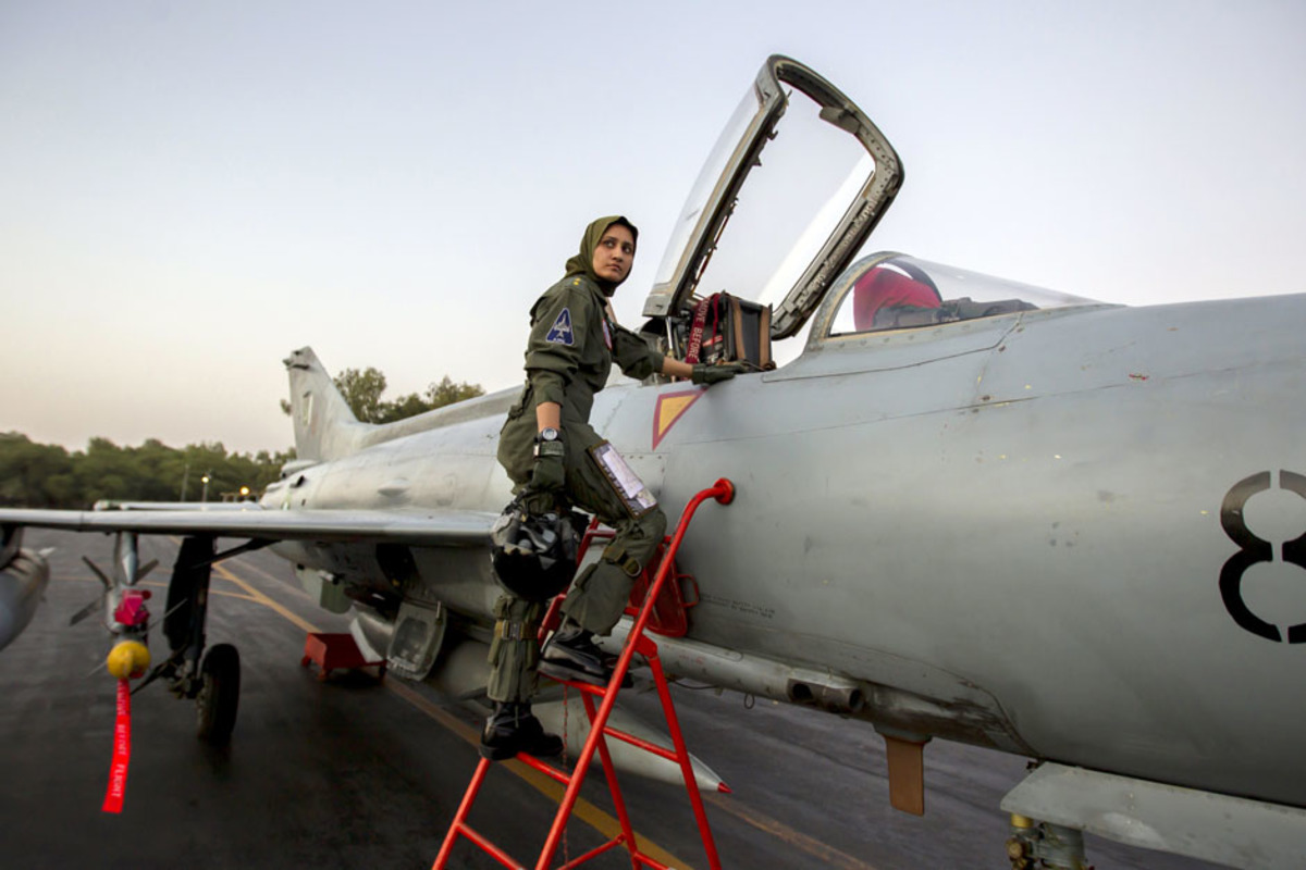 ZOHRA BENSEMRA, Pakistan