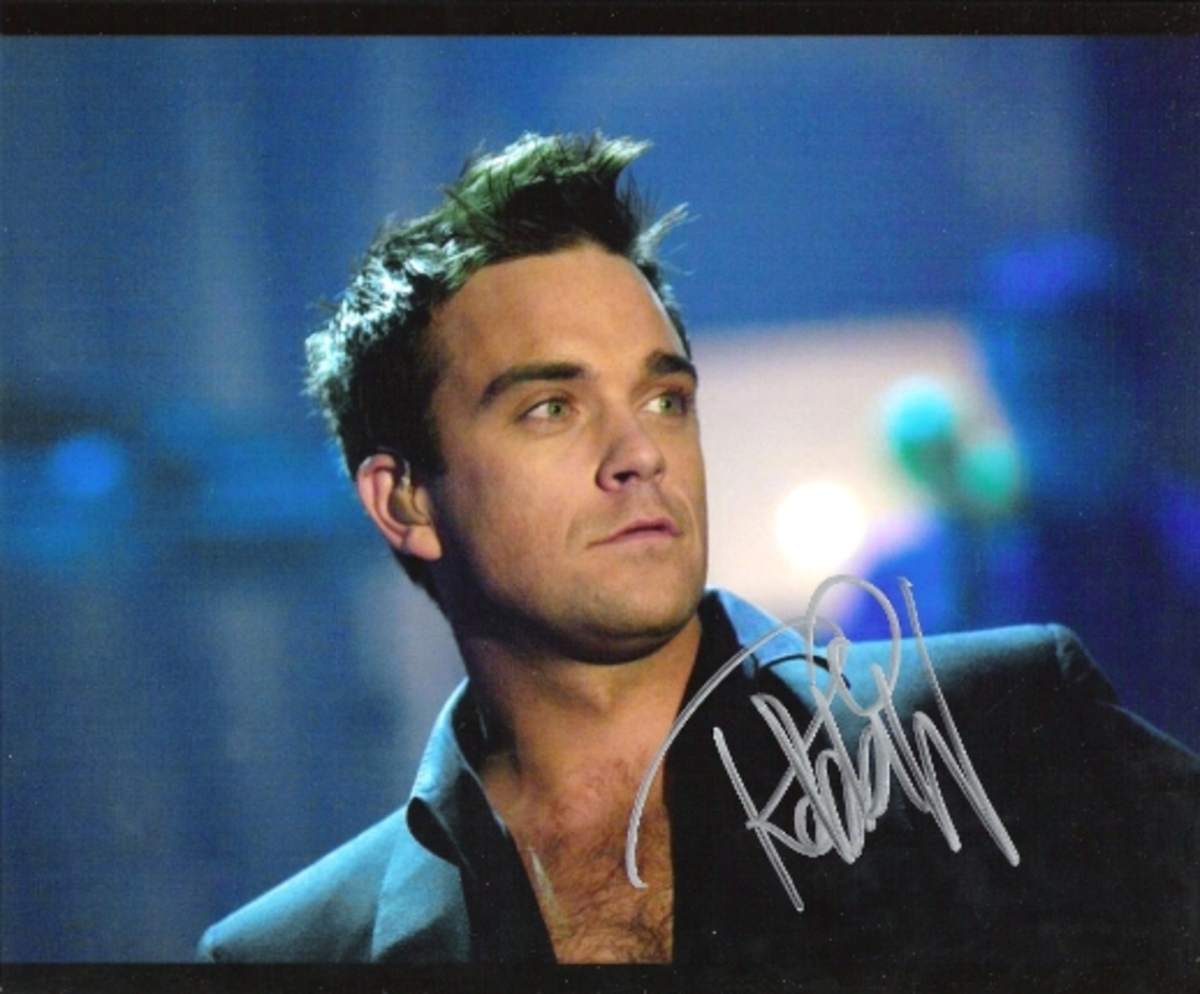 O Robbie Williams και το νέο διαστημικό του video clip!