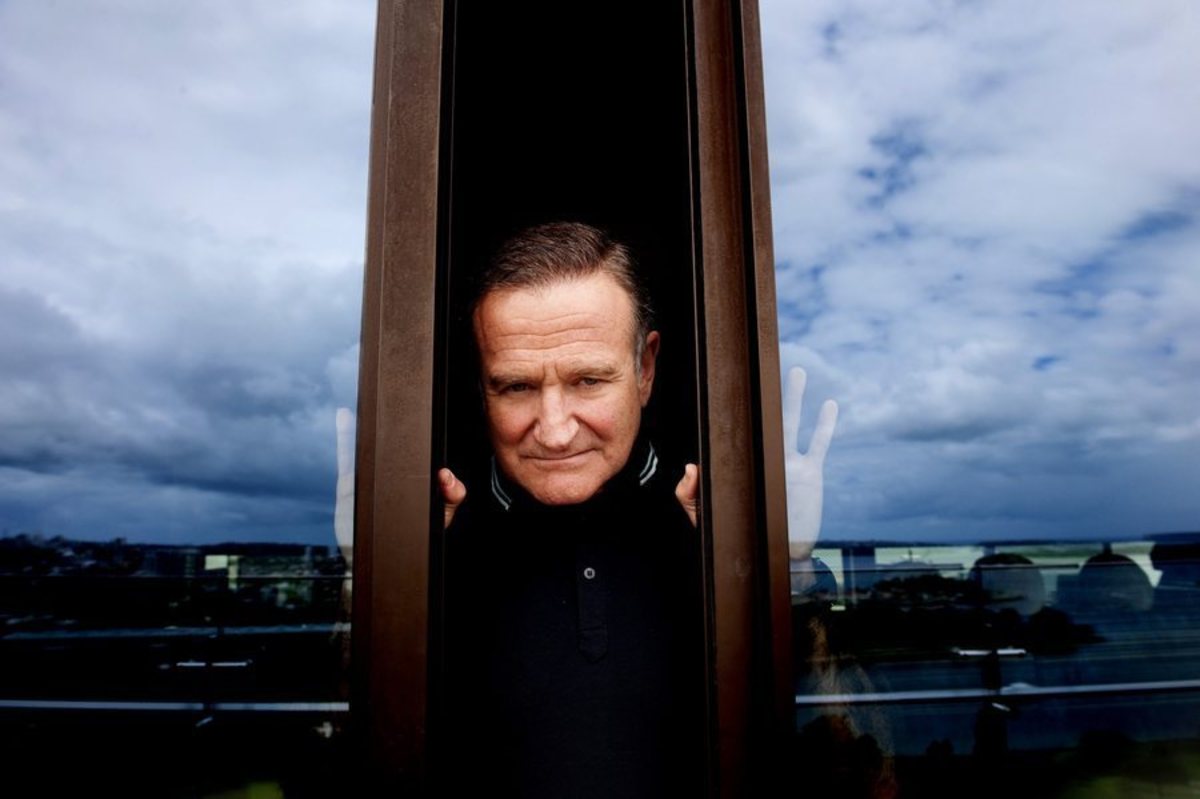 Οι τελευταίες παρανοϊκές ώρες του Robin Williams: Σκούπισε το αίμα όταν έκοψε τις φλέβες του πριν κρεμαστεί