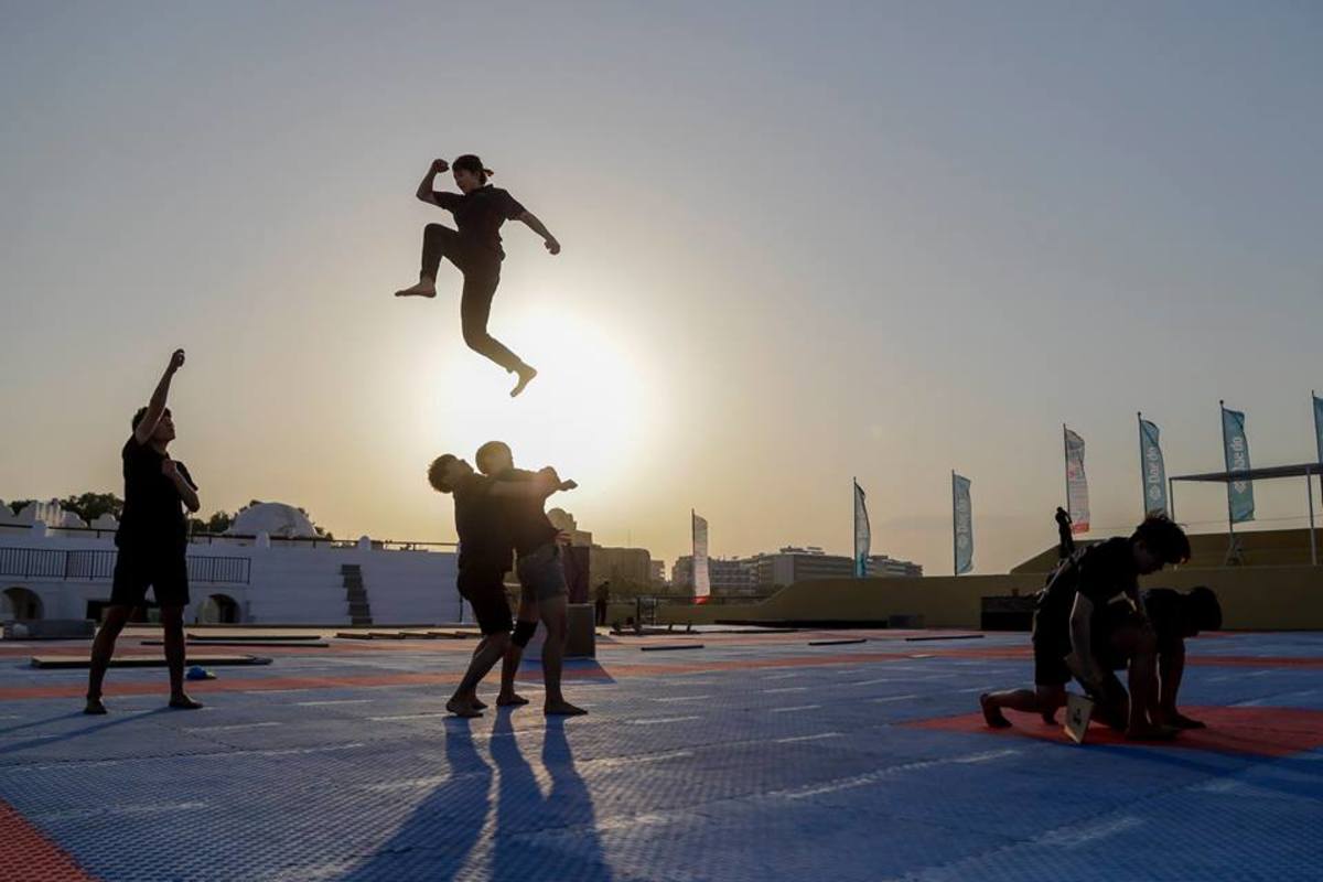 “Πτήσεις” αθλητών στο ηλιοβασίλεμα της Ρόδου! Ετοιμο το Παλάτι του Μεγάλου Μαγίστρου [pics]