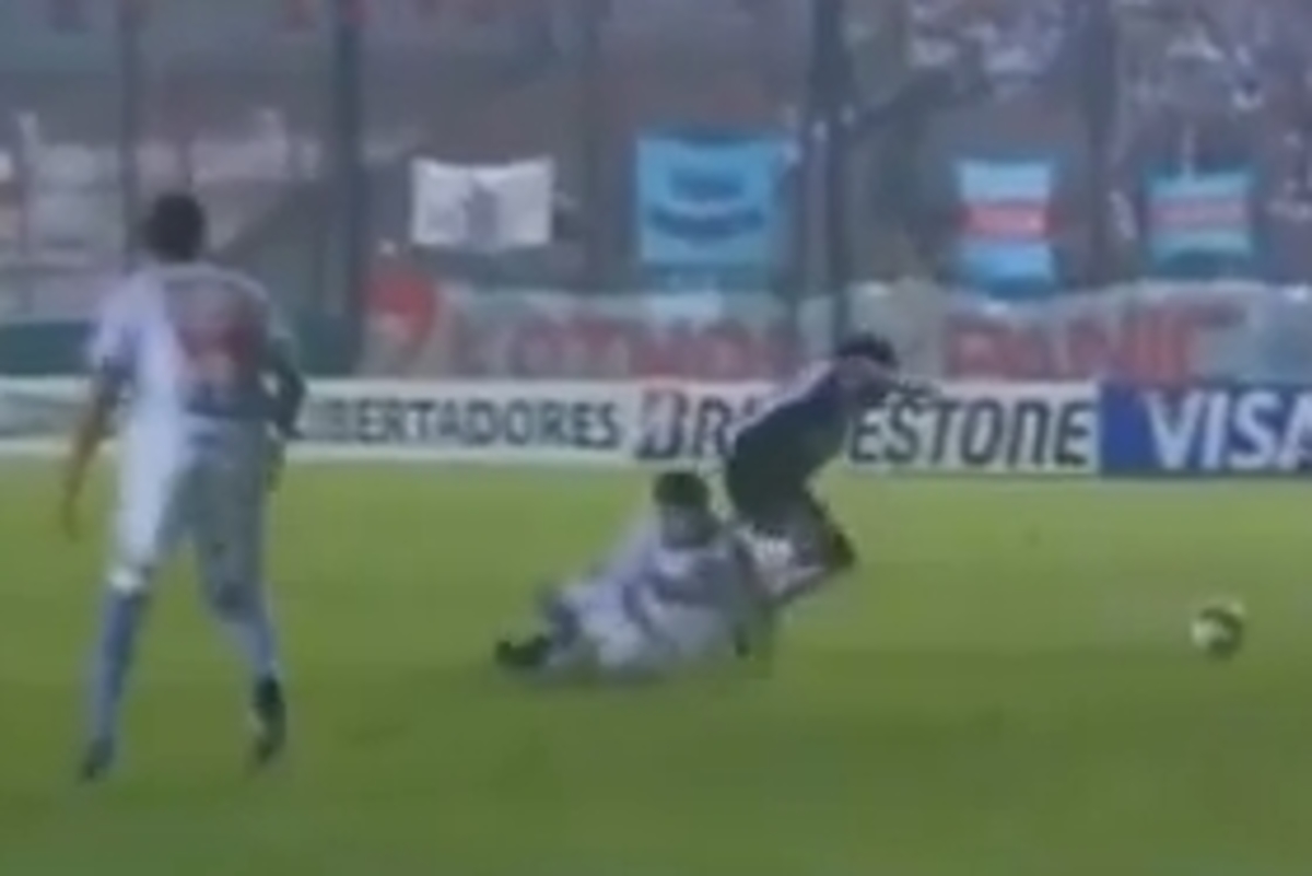 Από του… δολοφόνου τα δόντια γλίτωσε ο Ροναλντίνιο (VIDEO)