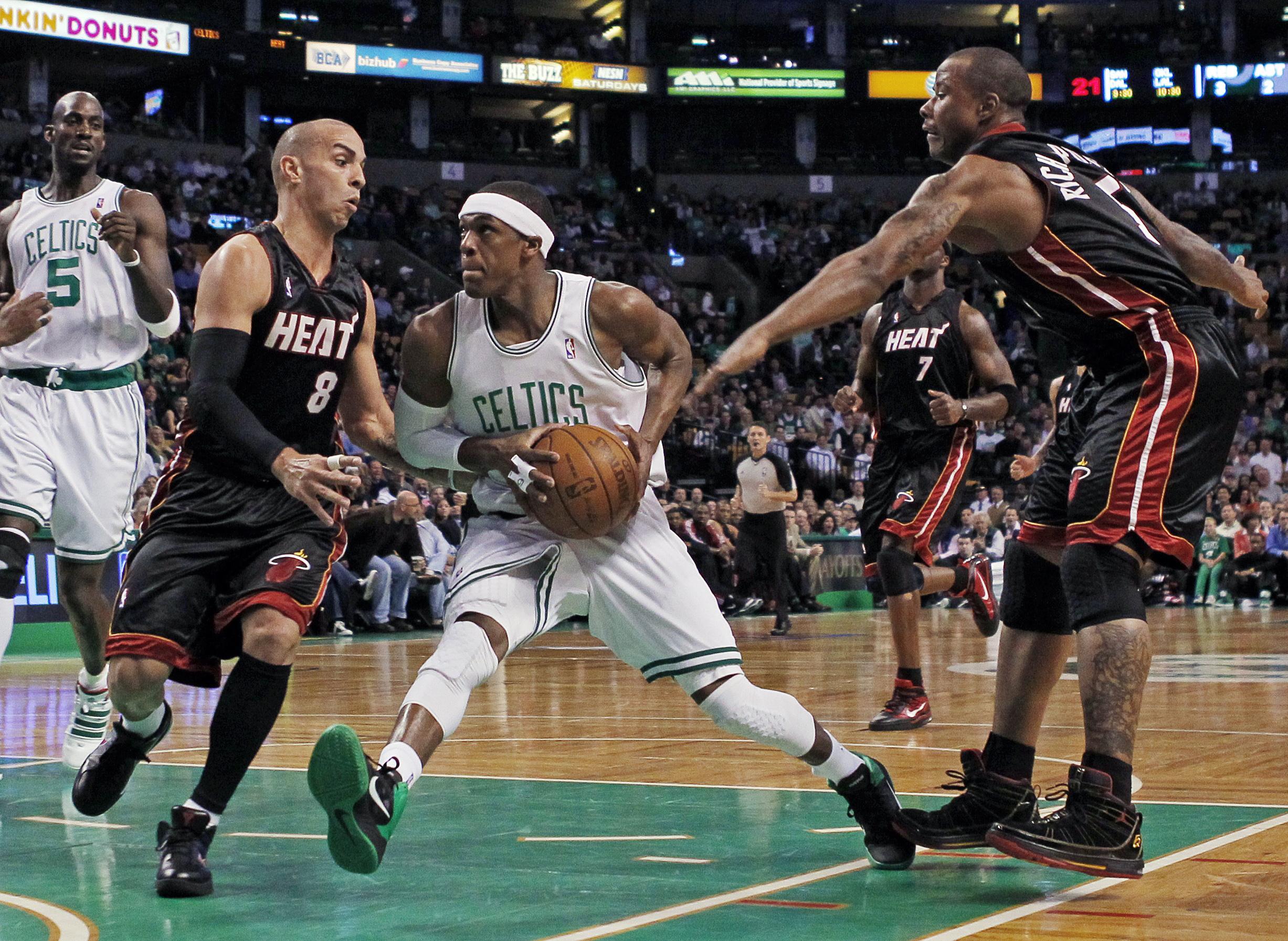 Απίστευτα προβλήματα στην άμυνα των Καβαλίερς προκάλεσε ο Ρόντο