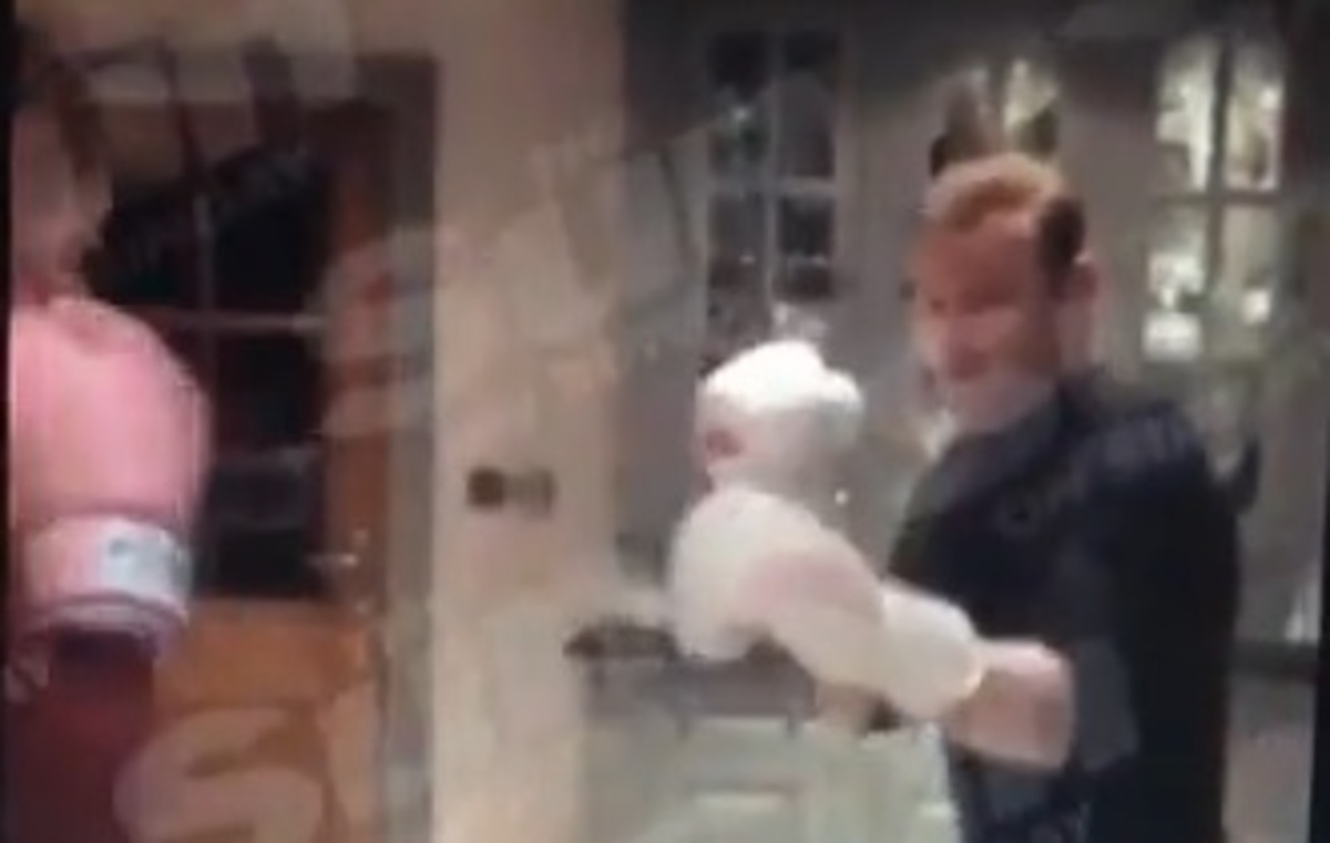 Το… έριξε στο μποξ και κινδυνεύει ο Ρούνεϊ (VIDEO)