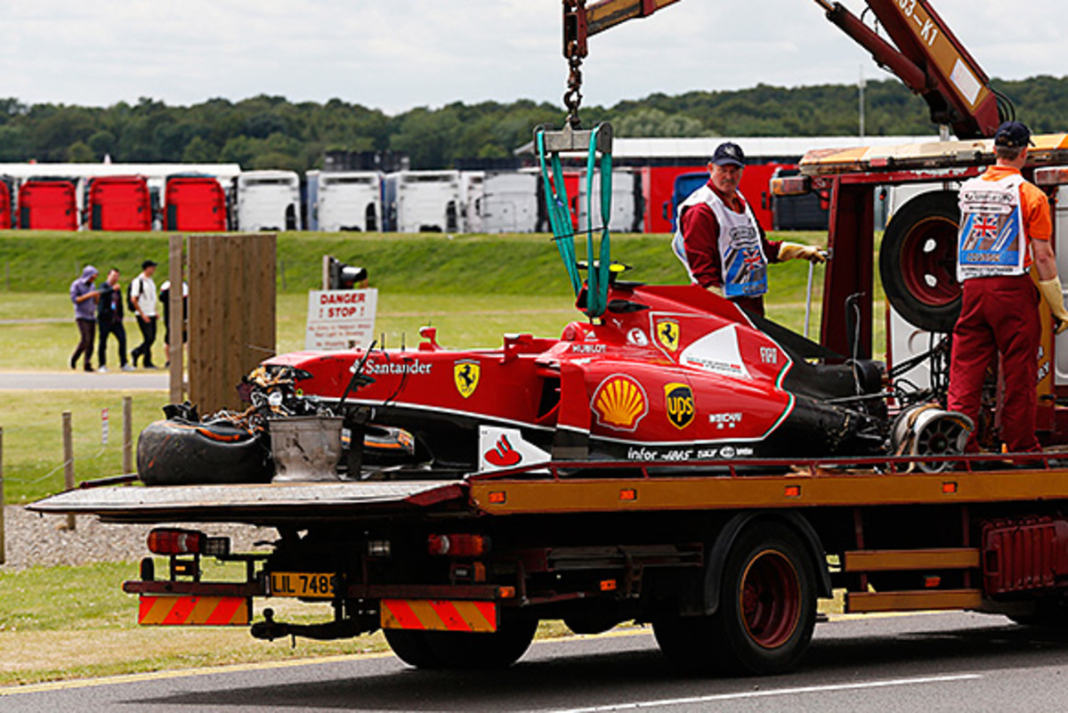 F1: Σοβαρό ατύχημα του Raikkonen στην πίστα του Silverstone (VIDEO)