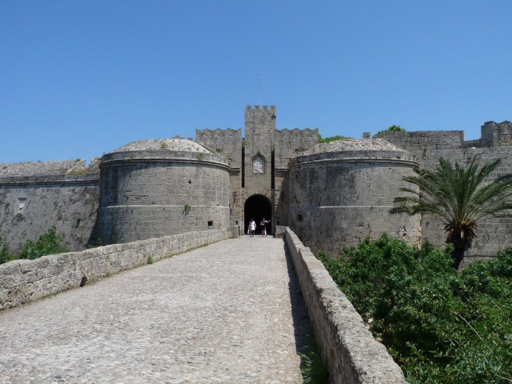 Συνελήφθη 38χρονος Γερμανός στη Ρόδο που φωτογράφιζε παράνομα το παλιό αεροδρόμιο