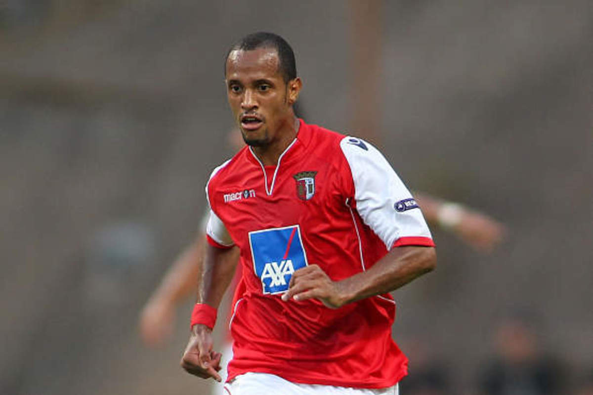 “Κλείνει” Σαλίνο για αντι-Τοροσίδη ο Ολυμπιακός