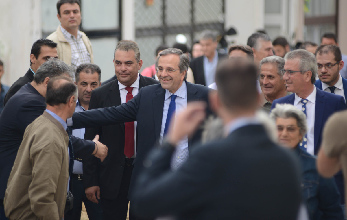 Συναντήσεις με Σημίτη, Παπαδήμο και Βενίζελο ετοιμάζει ο Σαμαράς
