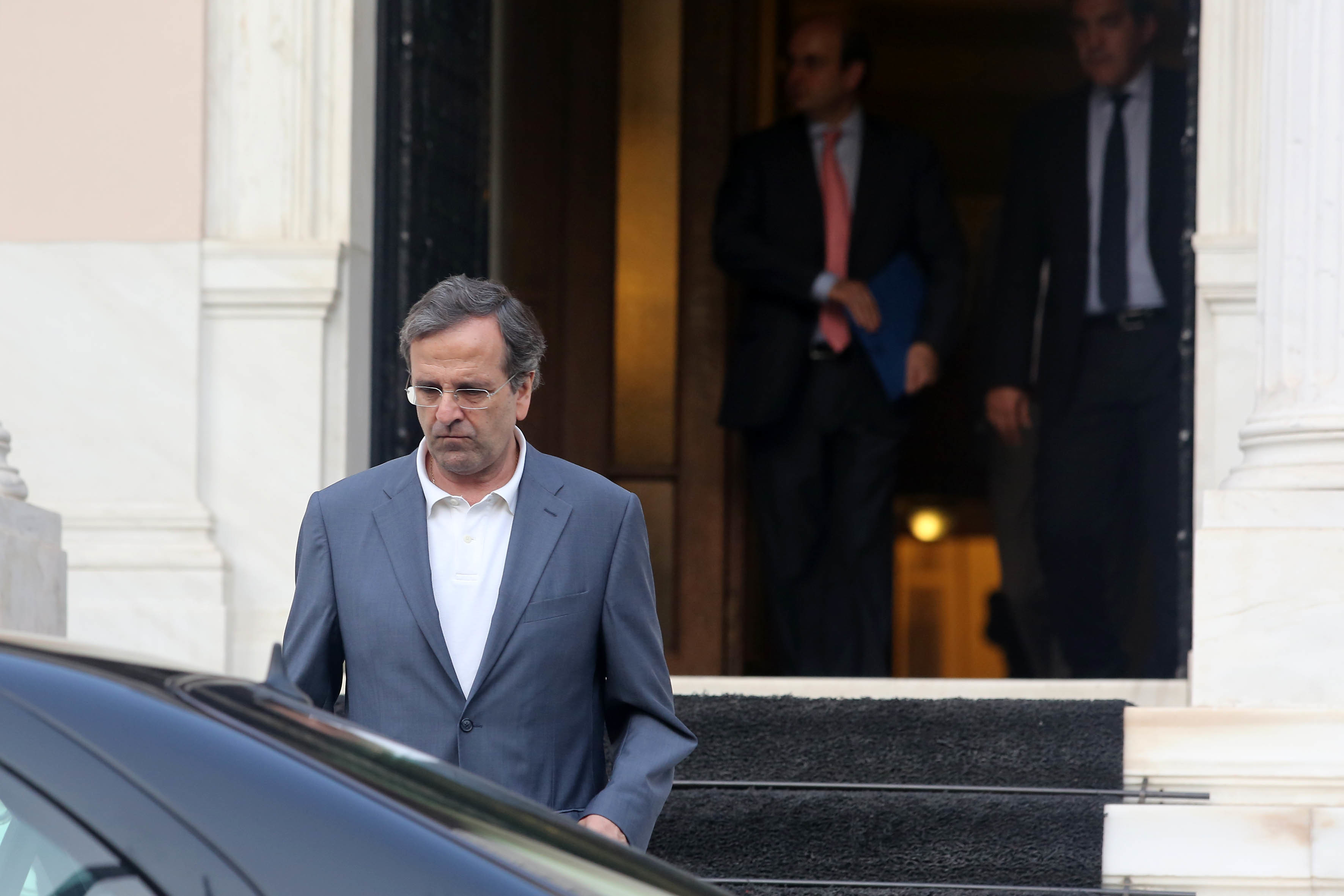Νέα σύσκεψη των πολιτικών αρχηγών πριν έρθει ο Γιούνκερ