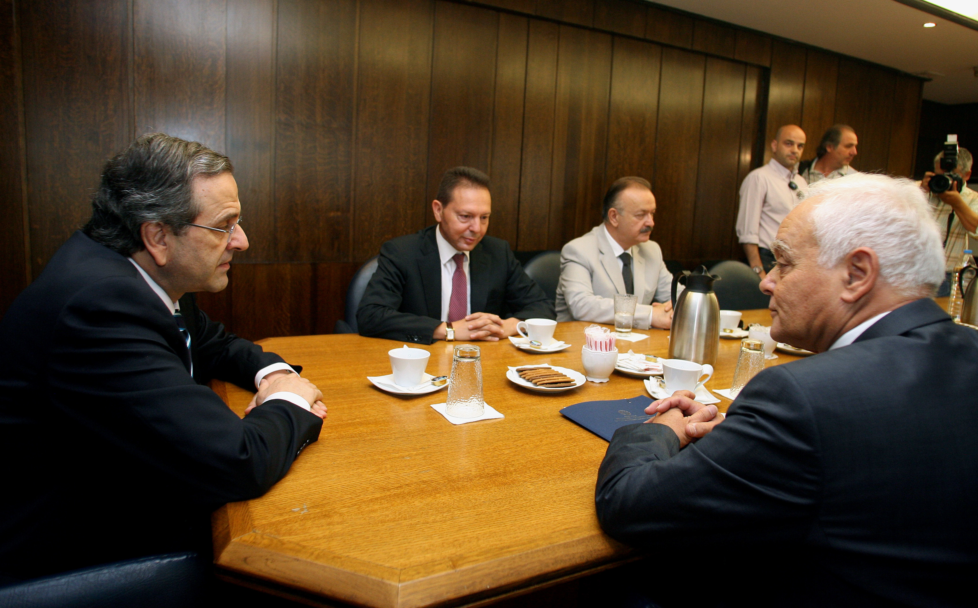 Σαμαράς: Αλλάξτε τα όλα τώρα – Τι ζητάει από τους υπουργούς του