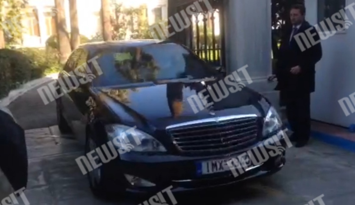 Έξοδος Σαμαρά από Προεδρικό