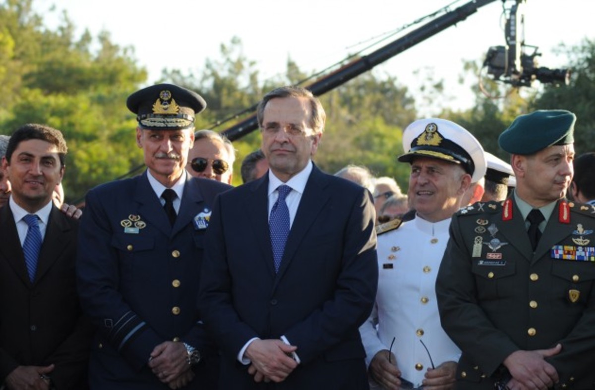 Α/ΓΕΕΘΑ βρέθηκε, υπουργός “αναζητείται”, νέο μισθολόγιο “κλείδωσε” – Το “φθινόπωρο” των ΕΔ