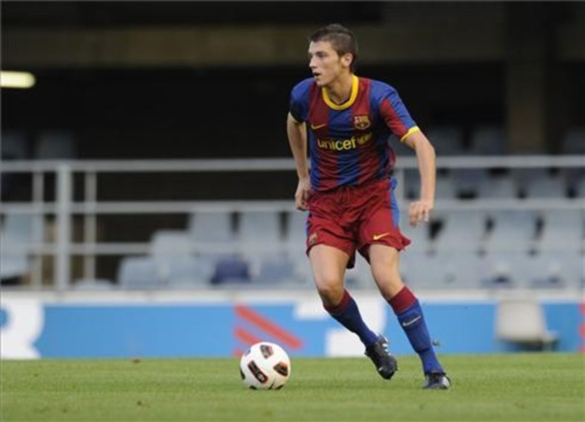 “Κλείνει” τον αρχηγό της Μπαρτσελόνα Β’ ο Ολυμπιακός