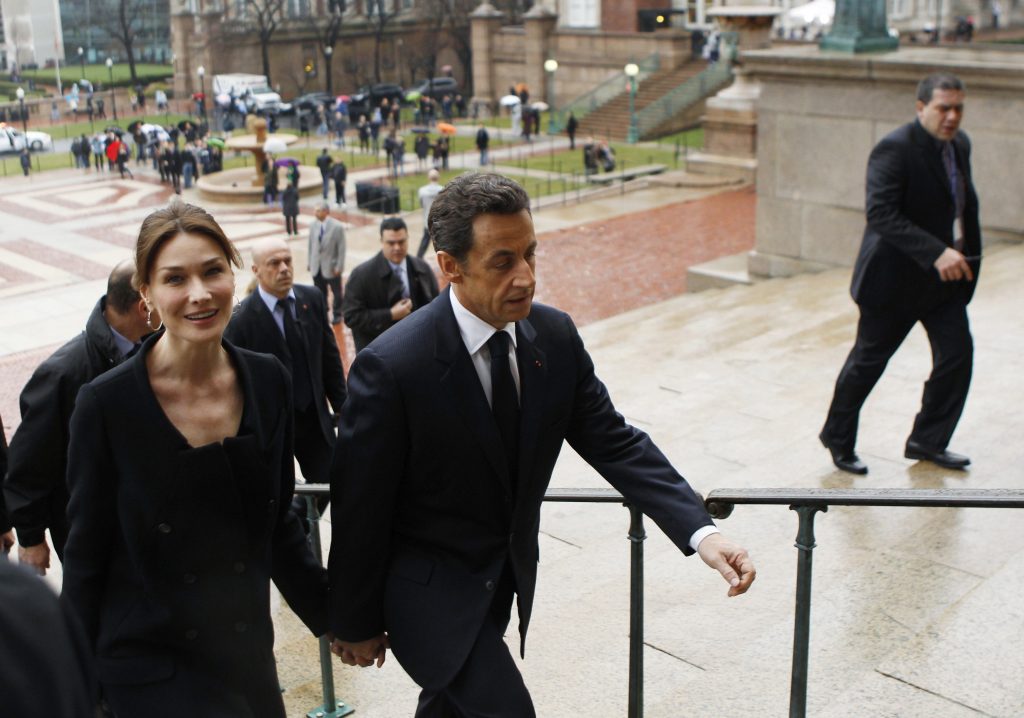 Ο Νικολά και η Κάρλα σε...ευχάριστες προεδρικές αποδράσεις...ΦΩΤΟ REUTERS