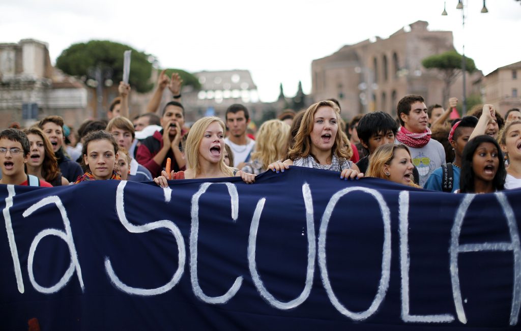Ιταλία: Οι μαθητές “πλημμύρισαν” τους δρόμους