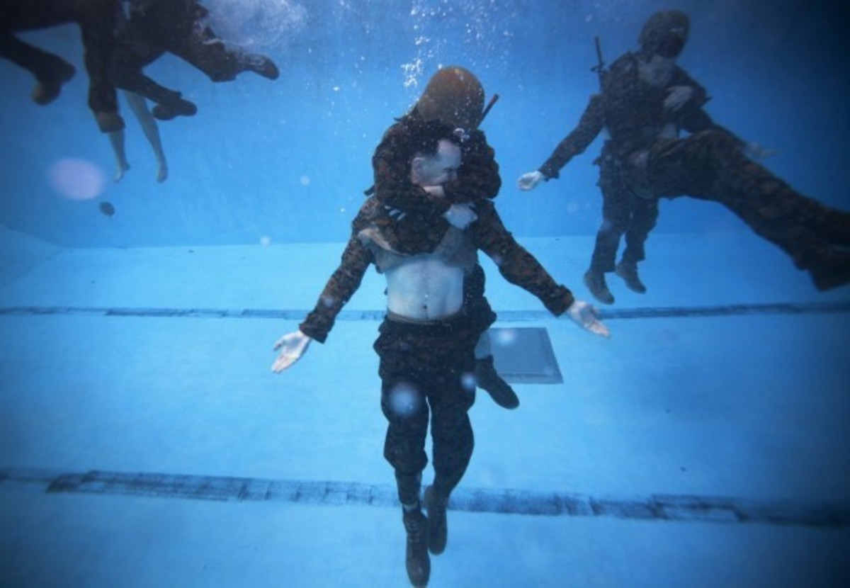 Έτσι εκπαιδεύονται οι Navy SEALS στη θάλασσα – ΦΩΤΟ