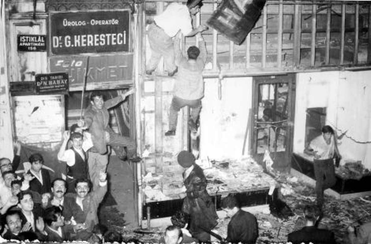 “Ντρεπόμαστε για τα Σεπτεμβριανά του 1955” – Τουρκική ομολογία