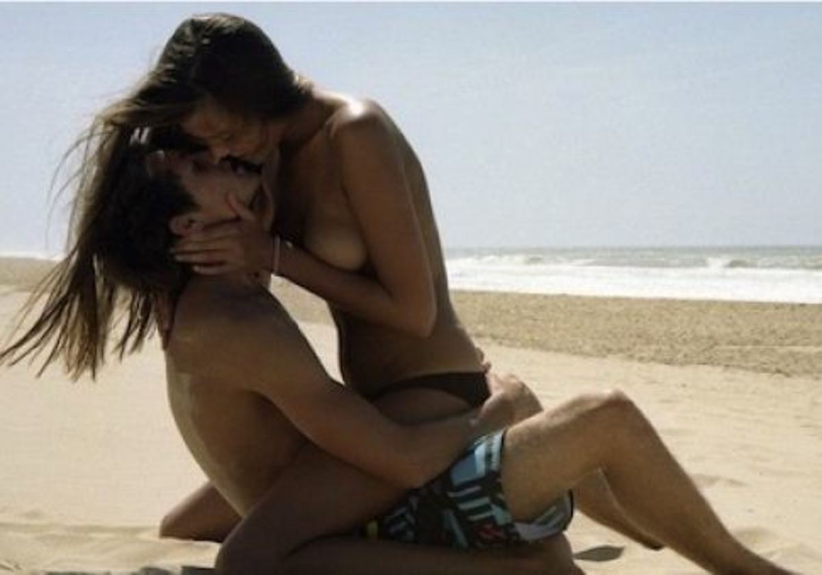 Σεξ στην παραλία; Δείτε από τι κινδυνεύετε
