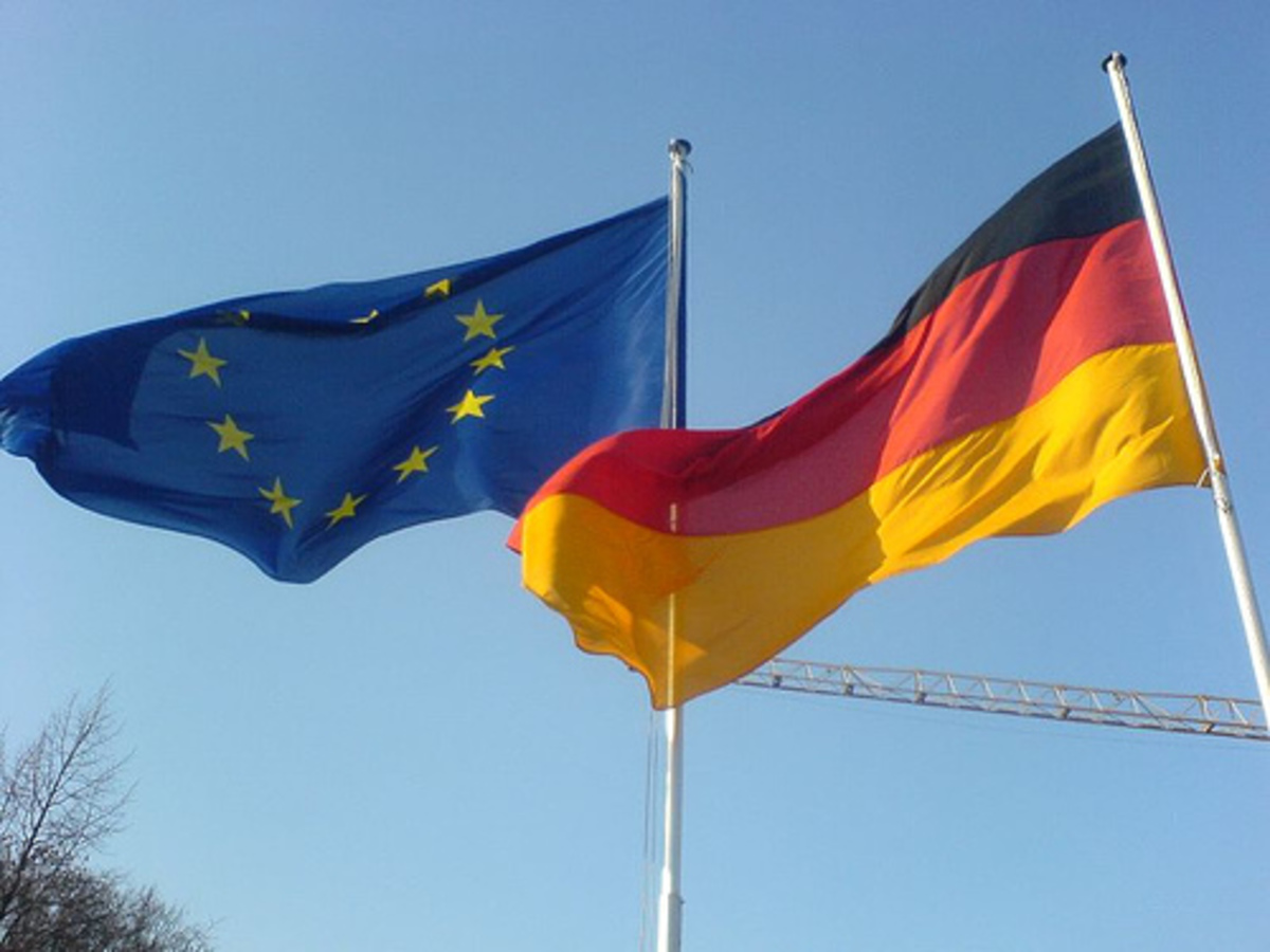 Spiegel: 17,5 δισ. θα χάσει η Γερμανία από νέο ελληνικό κούρεμα