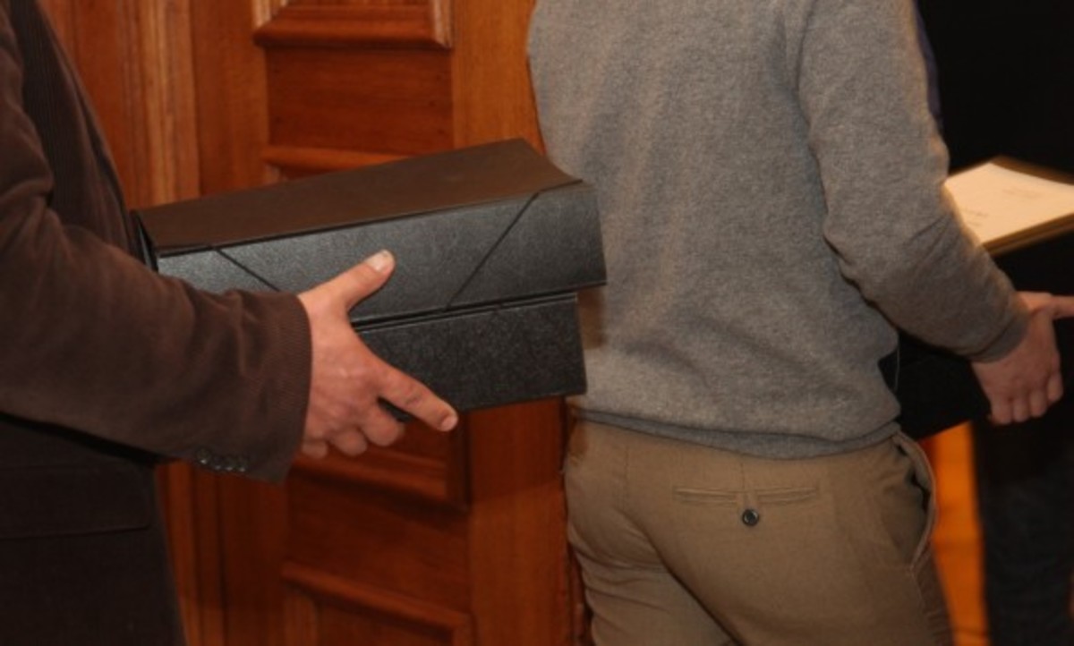 Αποκαλύψεις για τις μίζες της Siemens – Έχουν δοθεί 12 εκατ. δολάρια στην Ελλάδα που αραχνιάζουν – Κίνδυνος να χαθούν το 2017