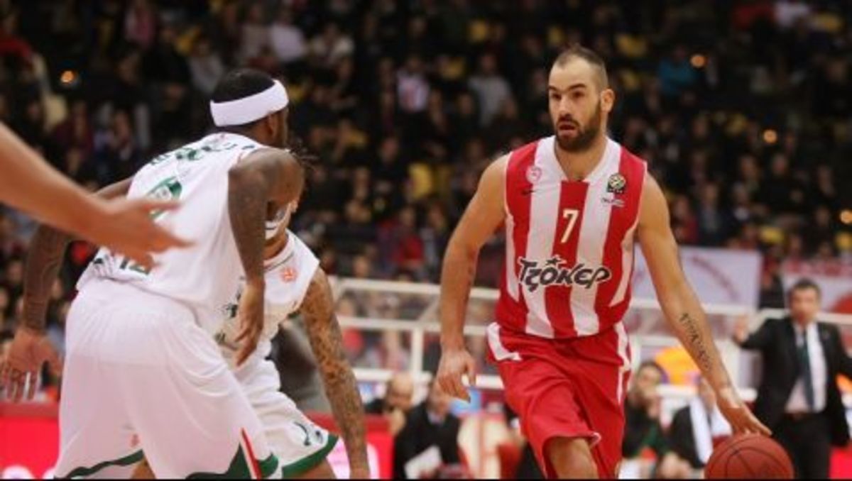 “Αυτοκτόνησε” ο Ολυμπιακός – Ήττα “σοκ” στο ΣΕΦ απ΄τη Σιένα