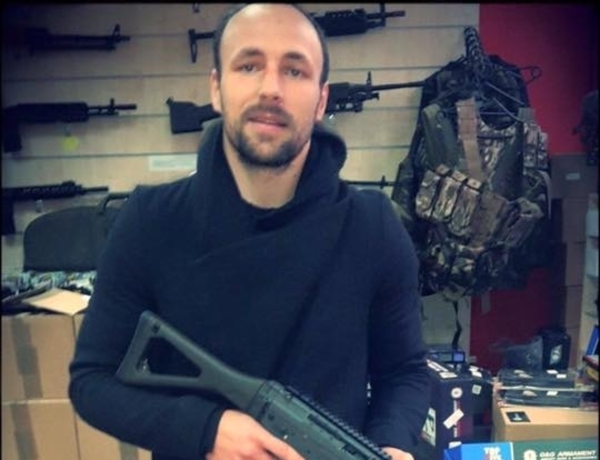 Με όπλο στα χέρια ο Σίλντενφελντ (ΦΩΤΟ)