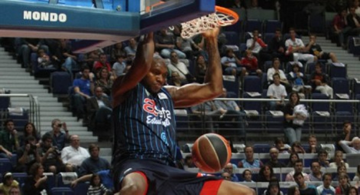 Έτοιμος για την πρόκληση που λέγεται Ολυμπιακός δηλώνει ο Σέντρικ Σίμονς