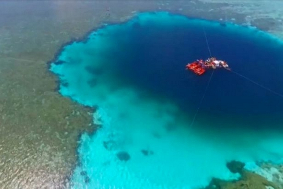 Το μυστήριο της “Τρύπας του Δράκου” – Ανακάλυψαν τη βαθύτερη υποβρύχια καταβόθρα [vid]