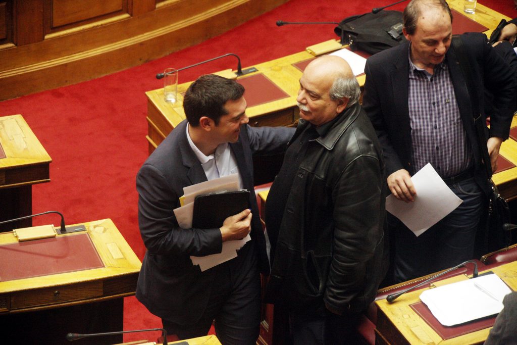 Σοβαρές αντιρρήσεις στον ΣΥΡΙΖΑ για τους χρυσαυγίτες βουλευτές – Ποιοί διαφώνησαν με την άρση ασυλίας