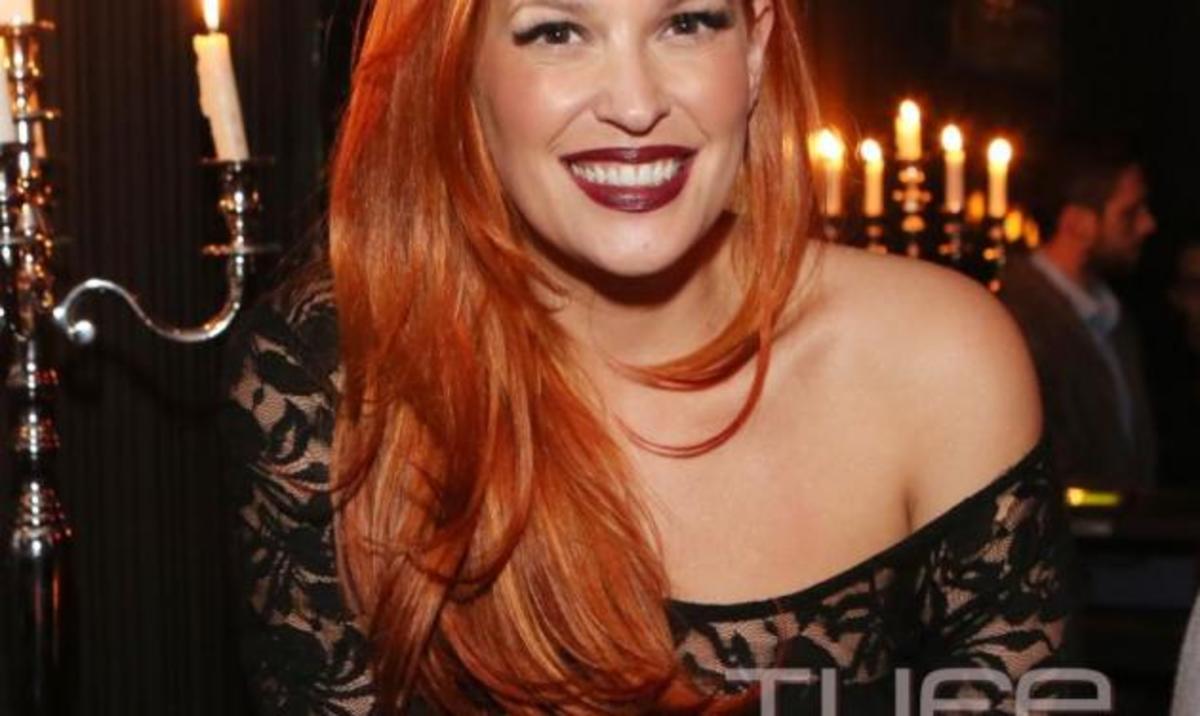 Σίσσυ Χρηστίδου: Διασκέδασε ως το πρωί με τις επιτυχίες του συζύγου της!