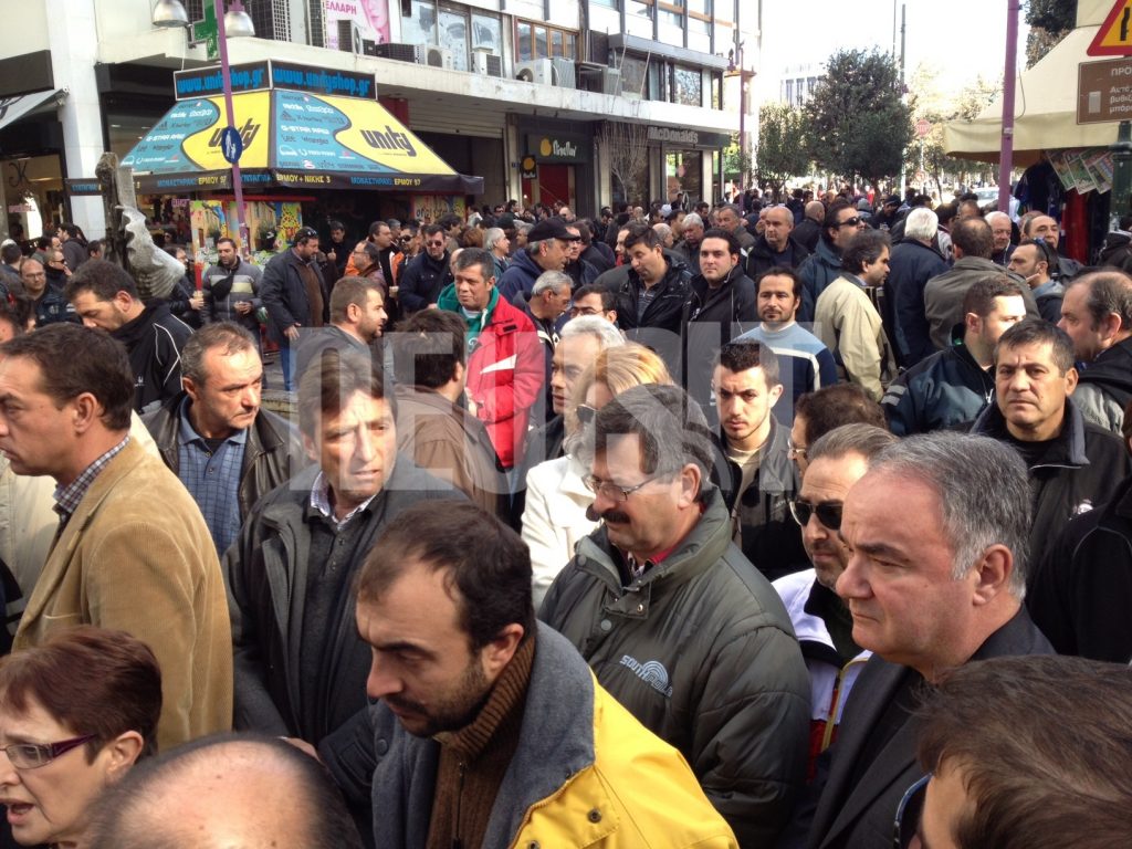 “Δε ζούμε με μια μέρα δουλειά την εβδομάδα”