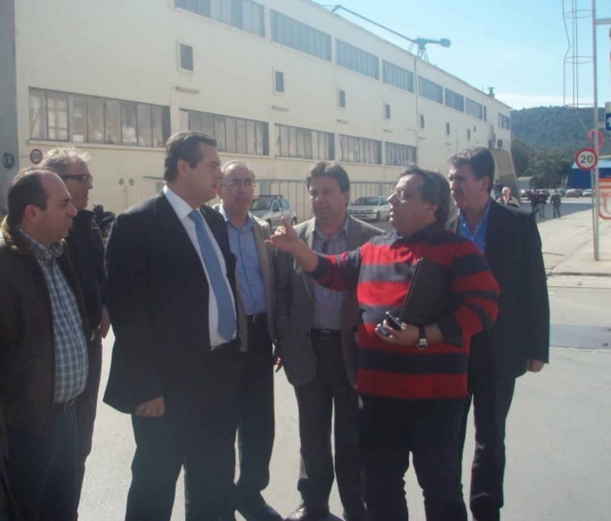 Ναυπηγεία Σκαραμαγκά: Το μήνυμα εργαζομένων προς τον Καμμένο