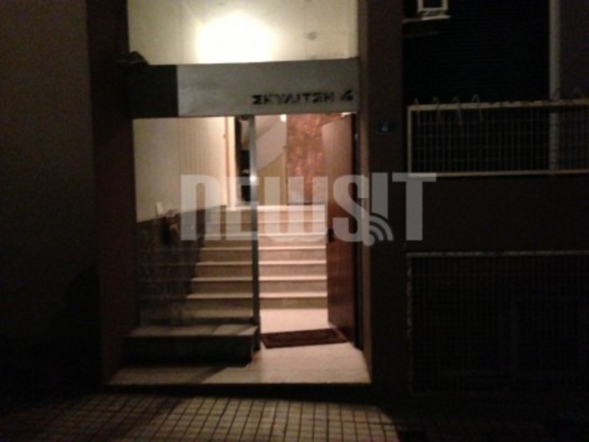 “Καθαρά” τα όπλα στο αυτοκίνητο σε πάρκινγκ στα Εξάρχεια