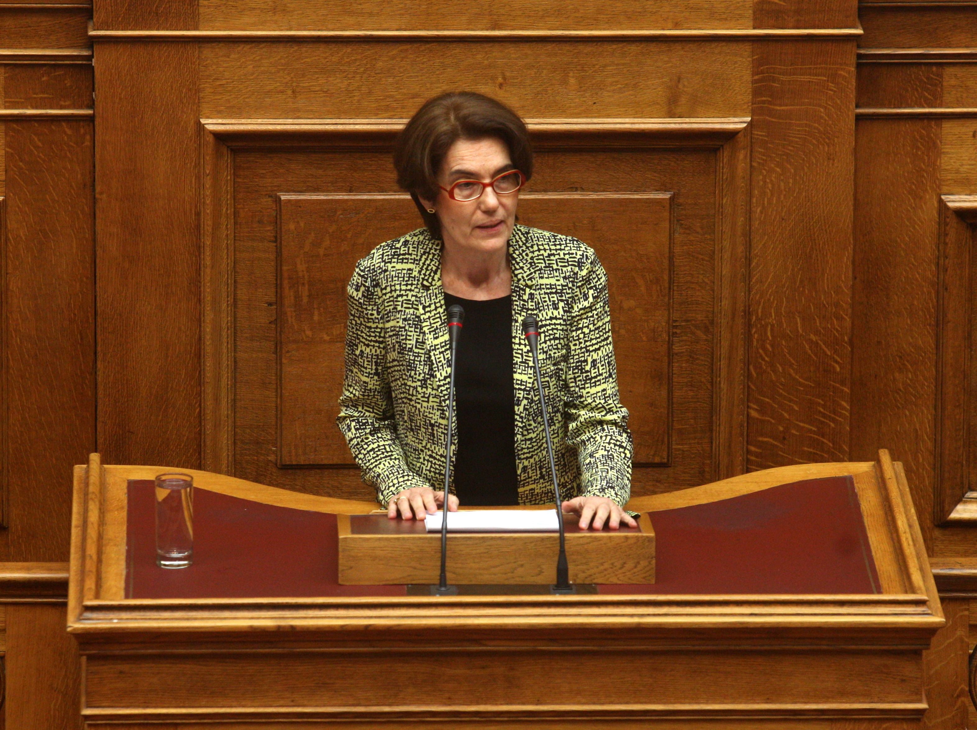 Μαζεύει τα πράγματά της από το υπουργείο η Σκοπούλη