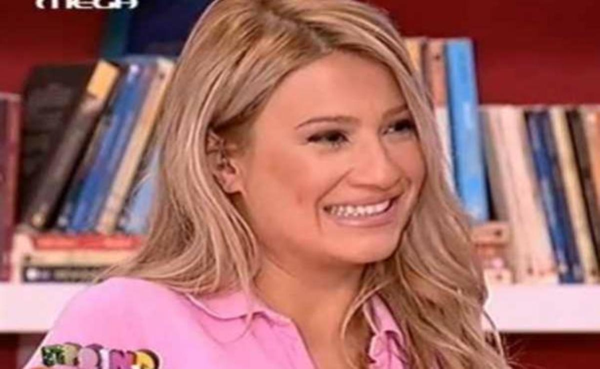 Η Φαίη Σκορδά μιλά… στο γιο της