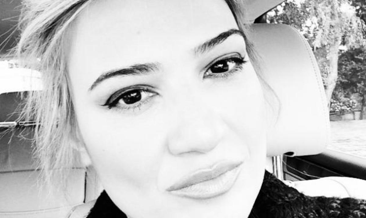 Δείτε τη Φαίη Σκορδά να γίνεται εθελόντρια μυελού των οστών