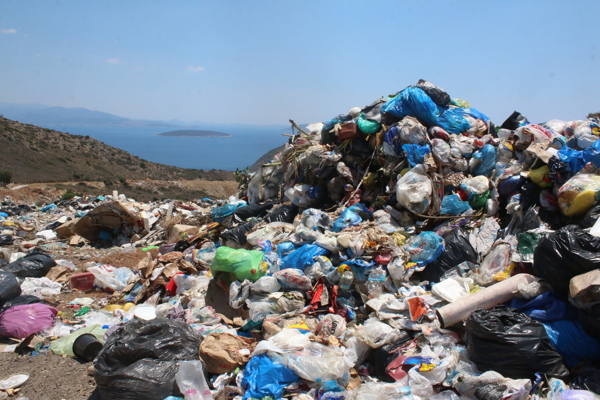 ΕΕ: Στα… σκουπίδια 88 εκατ. τόνοι τροφίμων κάθε χρόνο!