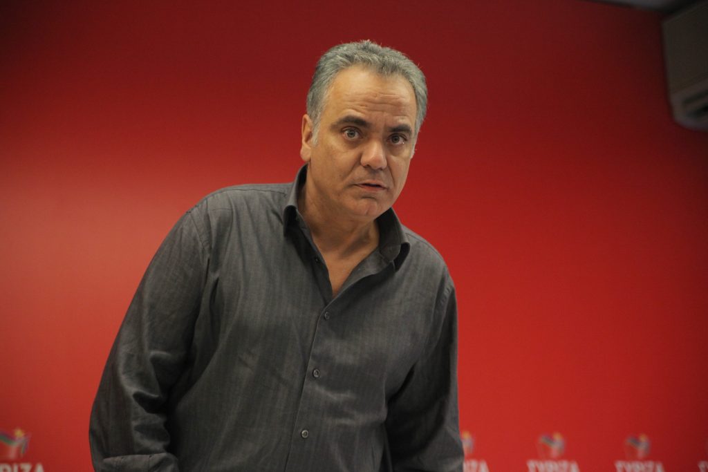 Σκουρλέτης: Τα ΜΜΕ φταίνε για τον πεντοζάλη του Τσίπρα!